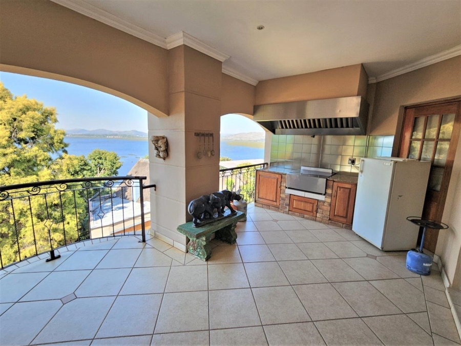 4 Bedroom Property for Sale in Kosmos North West